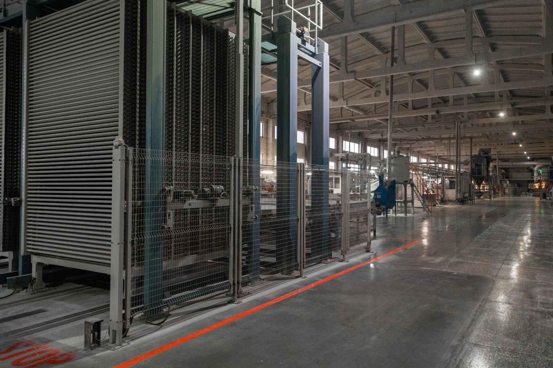 Soluzioni di sicurezza avanzate per macchine dell’industria ceramica - LPM Safety
